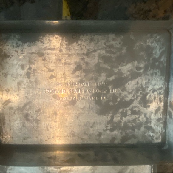 incl Queen Elizabeth & Prince Phillip tin ( 7” wide x 10”L - Picture 6 of 8